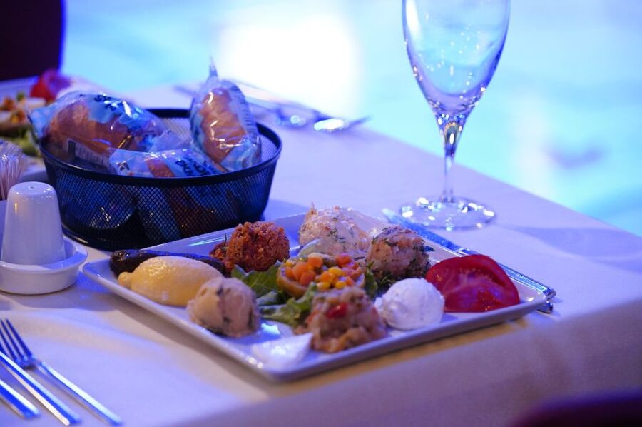 Istanbul: Dinner Cruise and Entertainment with Private Table - Crossing Europe and Asia While Istanbul Glows