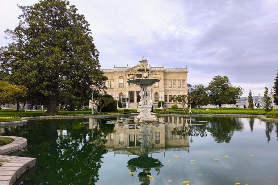 Istanbul: Dolmabahce Palace and Harem Skip-the-Line Ticket - Dolmabahçe Palace: Ottoman splendor on the Bosphorus