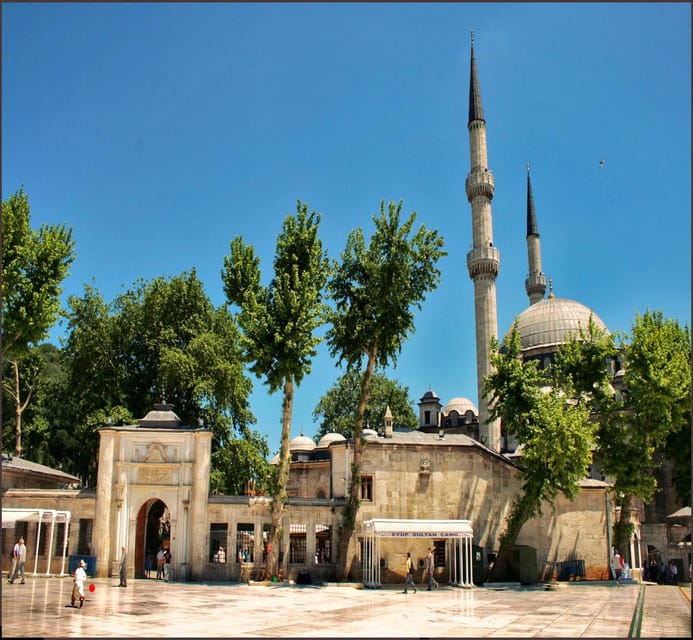 Istanbul Europe&Asian Sides Full Day Tour-with Boat & Lunch - Guide style and how the day stays manageable