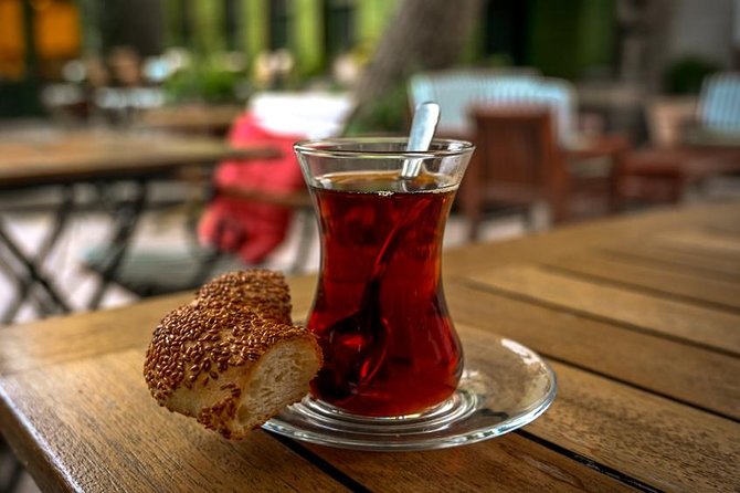 Istanbul Evening Sightseeing and Food Tasting Tour - Evening pickup, then Taksim Square at night