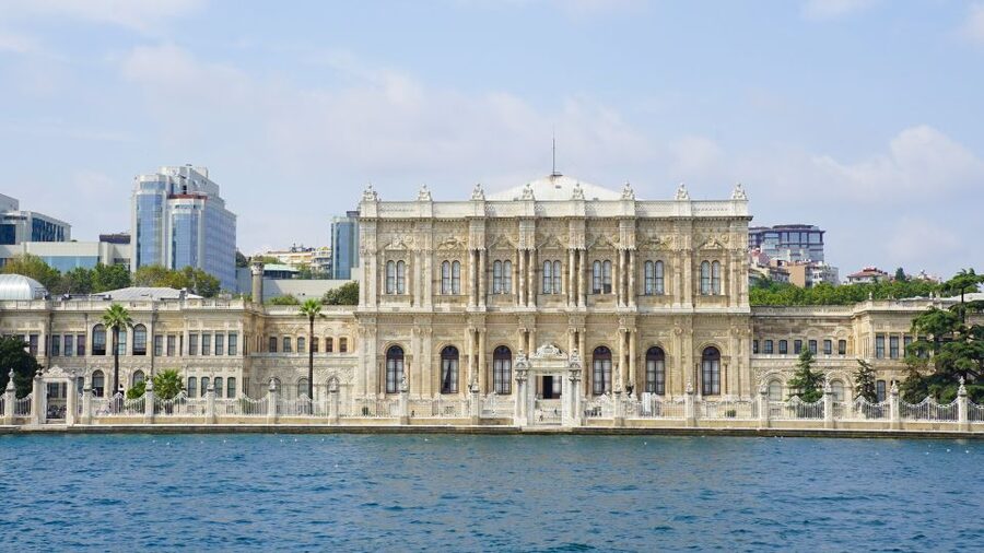 Istanbul: Explore Bosphorous on a Sunset Boat Cruise - Back toward the Old City: Maiden’s Tower and seaside views