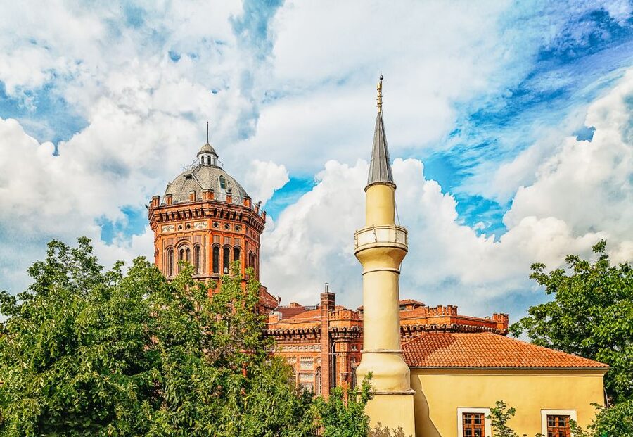 Istanbul: Fener, Balat, Old Greek and Jewish Quarter Tour - Balat break time and the quieter feel away from crowds
