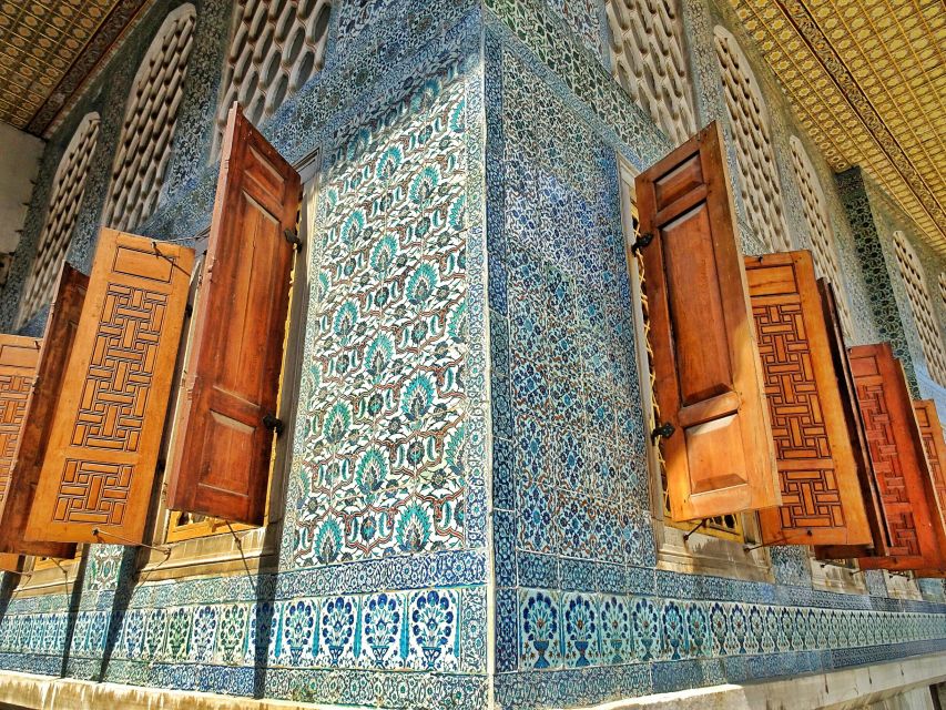 Istanbul: Full-Day City Highlights Tour with Lunch - Hagia Sophia: More Than a Gorgeous Building