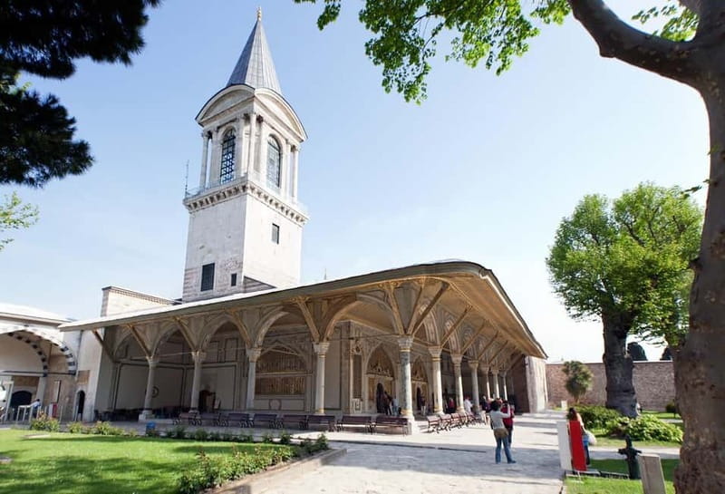 Istanbul: Full Day Private Guided Tour for Iconic Landmarks - Hippodrome of Constantinople and the German Fountain walk