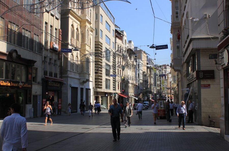 Istanbul: Galata District Walking Tour - Fener and Balat: where color and old houses feel lived-in