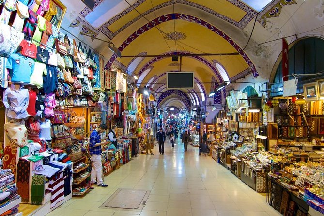 Istanbul Grand Bazaar and Egyptian Bazaar Shopping Tour - Sultanahmet Square stop: a short reset in Istanbul’s historic core