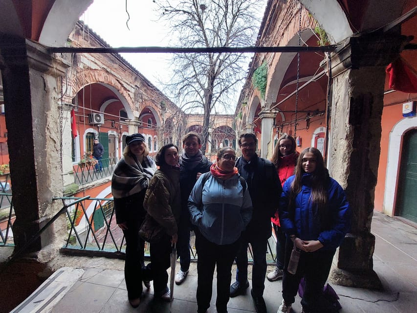 Istanbul Grand Bazaar: From Rooftops to the Secret Passages - Rooftop Views, Tea Break, and How the Tour Actually Moves