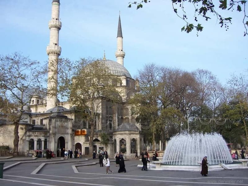 Istanbul: Guided Bosphorus Cruise & Golden Horn Bus Tour - Eyüp Sultan Mosque and Abu Ayyub al-Ansari Tomb