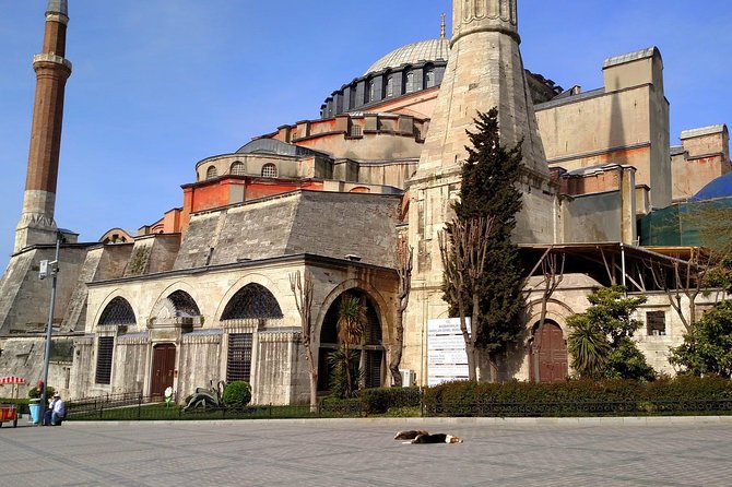 Istanbul Guided Tour Hagia Sophia, Topkapi, Cistern with Tickets - How the Guides Help You Get More From the Same Sites