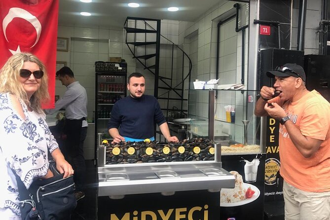 Istanbul Guided Walking Tours with Food and Beverage Tastings - Kadikoy Carsisi Market Stop: Street Food with a Local Rhythm