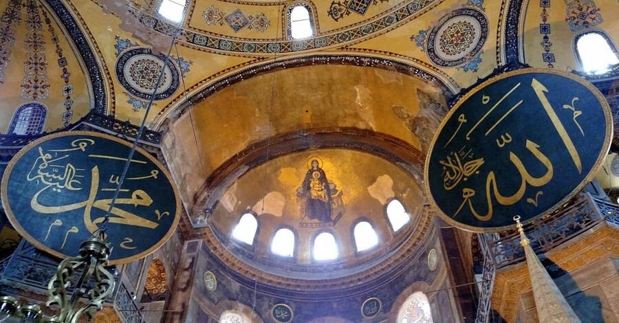 Istanbul: Hagia Sophia & Basilica Cistern Tour with Tickets - Hagia Sophia: a living mosque with layered Byzantine and Ottoman details