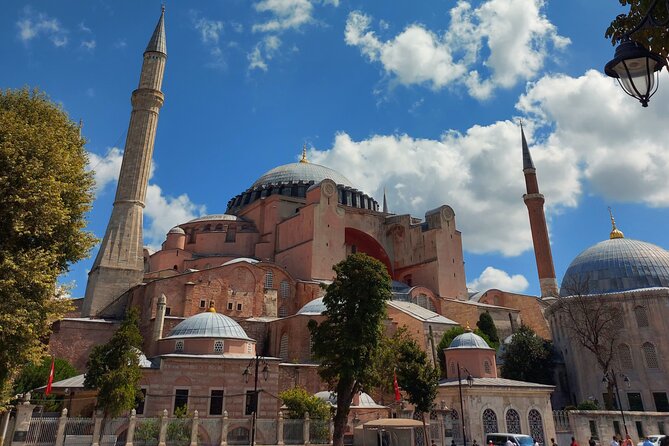 Istanbul Highlights Blue Mosque, Hagia Sophia, Cisterns and More! - Carpet and Textiles Demonstration: Decide Before You Go