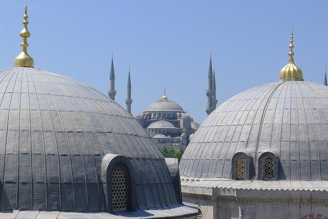 Istanbul Highlights: Guided Tour with Turkish Tea or Coffee - Hagia Sophia Grand Mosque: The Building That Changes With Every Era