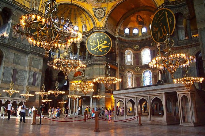 Istanbul Highlights: Half Day Morning Tour - Blue Mosque (Sultanahmet Mosque): minarets outside, Iznik tiles inside