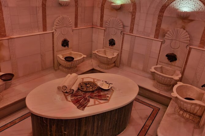 Istanbul : Historical Turkish Bath Experience in Old City - Therapists are all female, and that affects the comfort level