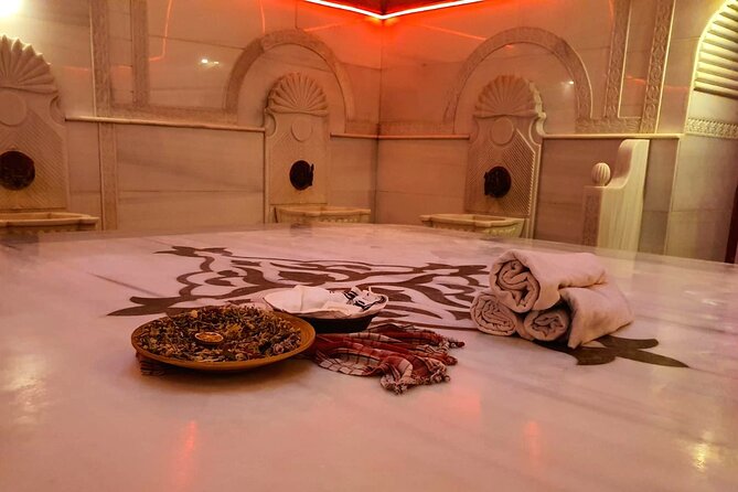Istanbul : Historical Turkish Bath Experience in Old City - Coffee, lockers, and the little comforts that matter