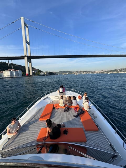 Istanbul: Morning or Sunset Cruise with Guide and Snacks - Morning cruise vs sunset cruise: how to choose your timing