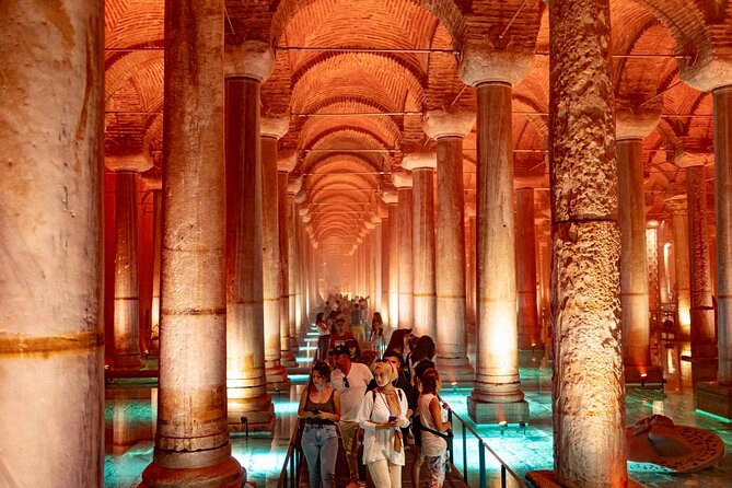 Istanbul Old City: Basilica Cistern - Blue Mosque - Grand Bazaar - Church of Divine Wisdom: A must-see marker in 532 AD context