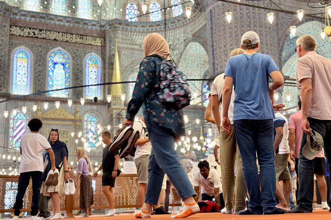 Istanbul Old City: Basilica Cistern - Blue Mosque - Grand Bazaar - Hippodrome and Sultanahmet Square: Where you read the city out loud