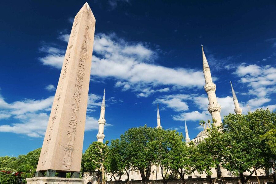 Istanbul: Old City Full-Day Tour with Lunch and Hotel Pickup - Sultans’ Tombs: ceramics and the quieter side of power