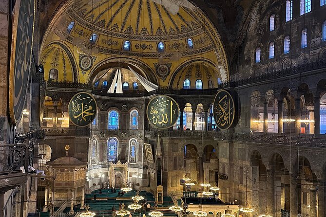 Istanbul Old City Highlights and Hidden Gems Tour - Basilica Cistern: The Underground 6th-Century Surprise