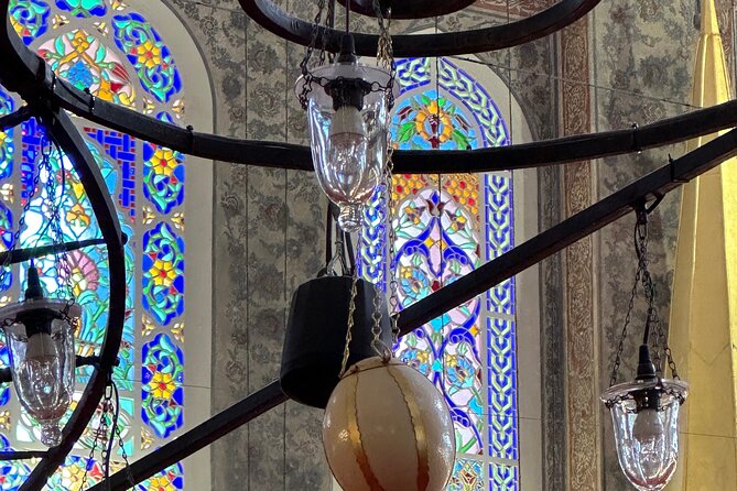 Istanbul Old City Highlights and Hidden Gems Tour - Sultanahmet Square Breaks: Tea, Coffee, and Real Lunch on Your Terms