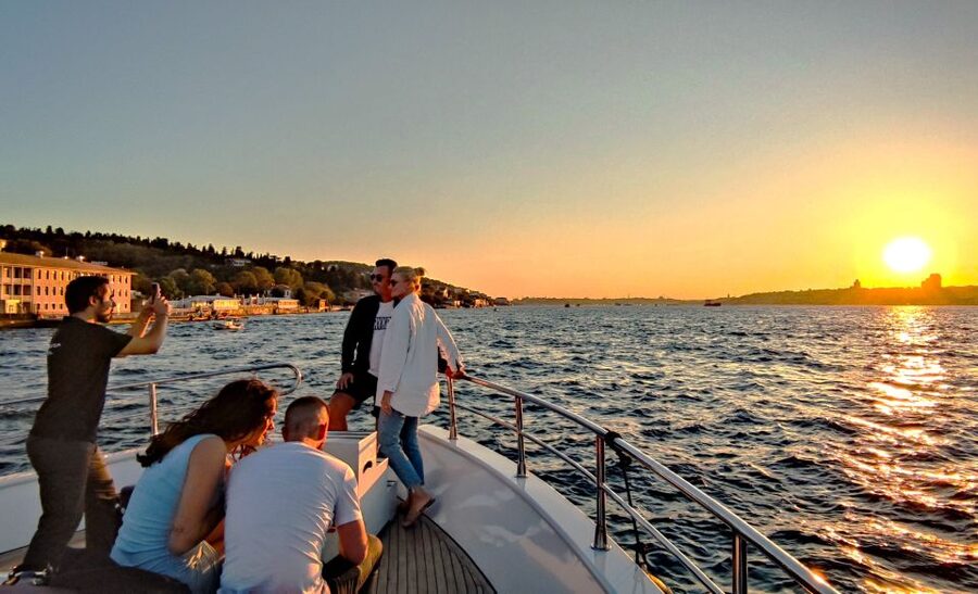 Istanbul: Old City Tour and Luxury Sunset Bosphorus Cruise - A 10-hour plan that actually makes sense: Old City first, Bosphorus last
