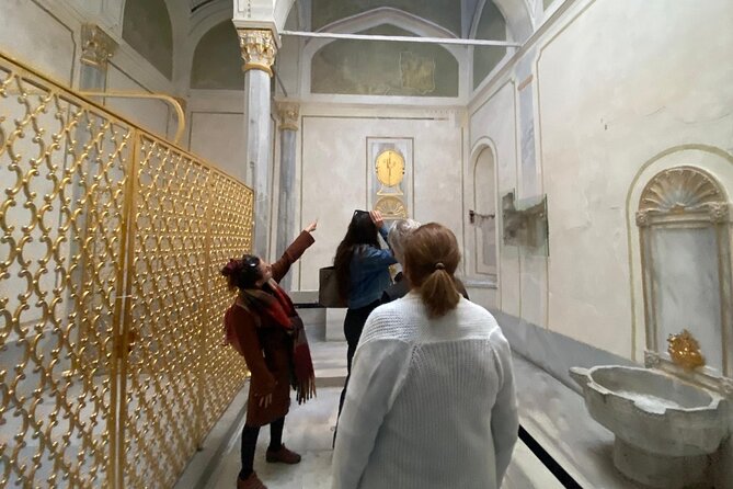 Istanbul Old Town Tour: Classics, Highlights & Hidden Gems - Hagia Sophia Grand Mosque: One Building, Two Worldviews