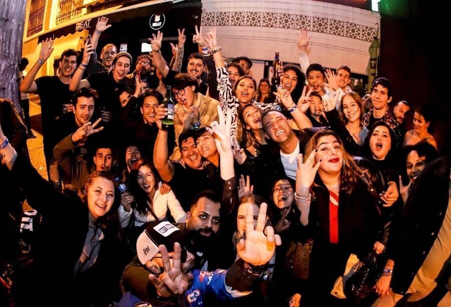 Istanbul: Party Pub Crawl with Party Bus - Rides Between Stops: Why the Party Bus Matters