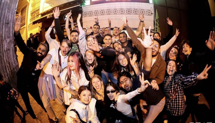 Istanbul: Party Pub Crawl with Party Bus - Drinks and Photos: The Stuff That Makes It Feel Worth It