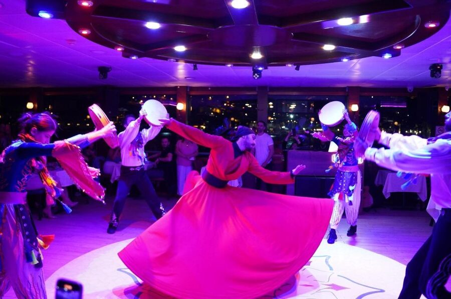 Istanbul: Pasha Istanbul Dinner Cruise - Why a Bosphorus Dinner Cruise Works in Istanbul