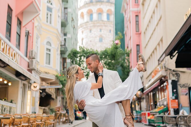 Istanbul Photoshoot at Top Spots - Meeting at German Fountain and Staying Oriented Fast