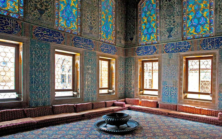 Istanbul Port: City Sights Tour for Cruise Ship Passengers - Topkapi Palace: power rooms and famous relics