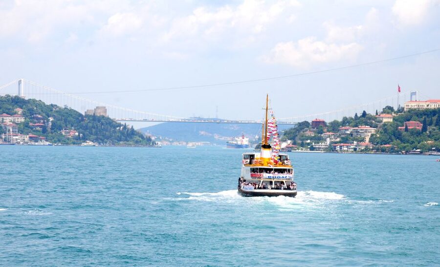 Istanbul: Princes' Islands Tour with Lunch and Transfers - Lunch on board: included, but manage expectations