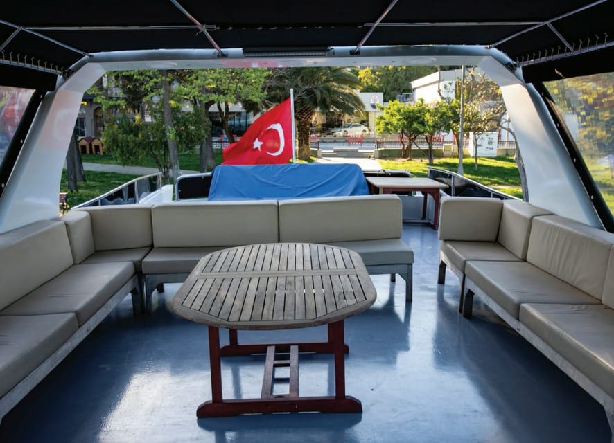 Istanbul: Private Bosphorus Strait Sightseeing Yacht Cruise - Asian side views: Beylerbeyi and Anadolu Fortress