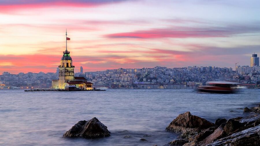 Istanbul: Private Bosphorus Strait Sightseeing Yacht Cruise - How the cruise “works” in 2 hours, and why that timing fits