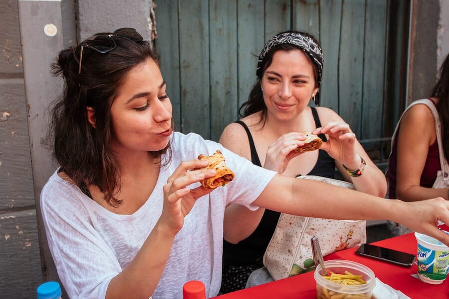 Istanbul: Private Guided Food Tour with 10 Tastings - Stop by Stop: How the Walk Feels in Real Time