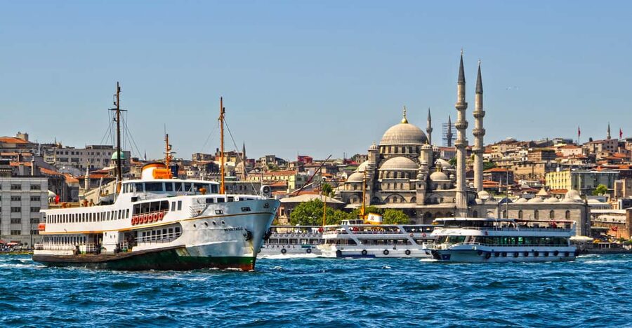 Istanbul: Private Old City Tour with Bosphorus Cruise - Bosphorus cruise on a public ferry: Europe to Asia without the stress