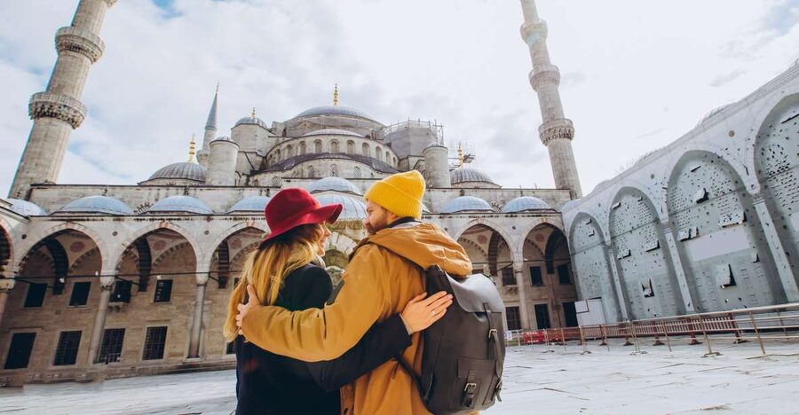 Istanbul: Private photoshoot at Hagia Sophia&Blue Mosque - Getting started at Sultan Ahmet Park, and what the flow looks like