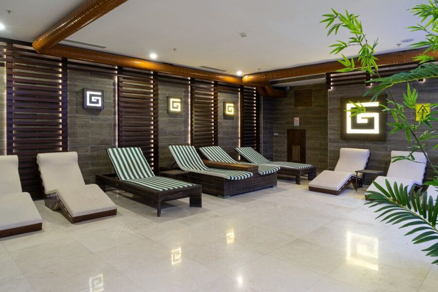Istanbul: Private Turkish Bath, Massage, and Pool in Taksim - Where you meet and how to plan your timing