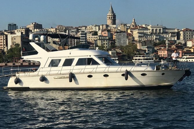 Istanbul Private Yacht Tour - 2 Hours - From Galata Tower over the Golden Horn