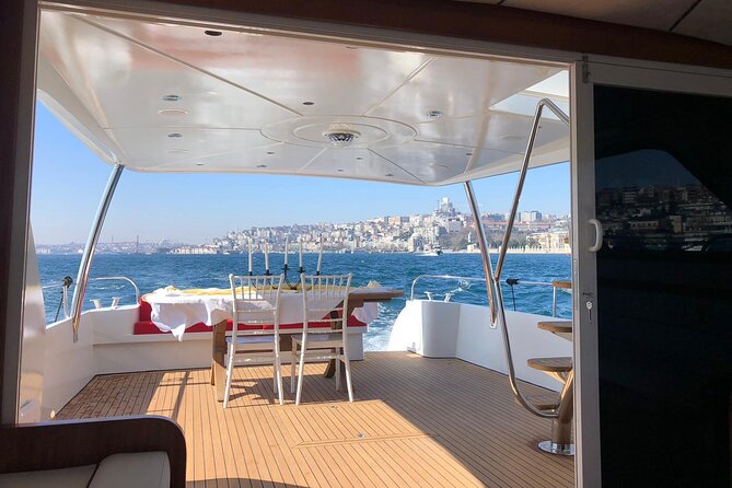 Istanbul Private Yacht Tour - 2 Hours - The Maiden’s Tower and Beylerbeyi Palace on the Asian side