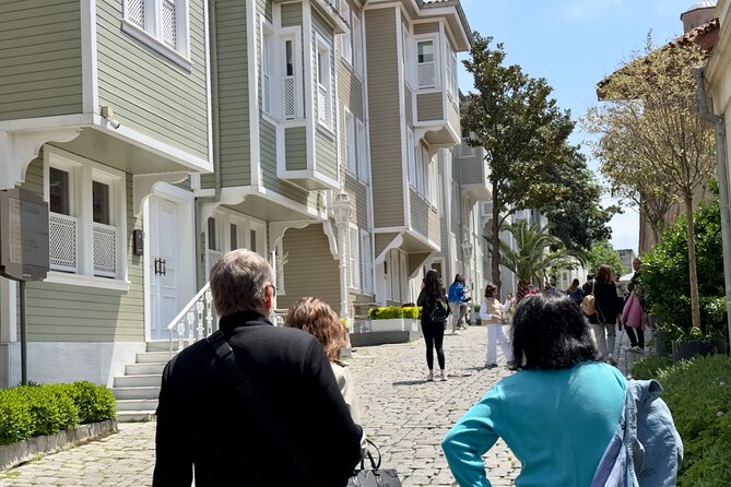 Istanbul Sightseeing Walking Tour - Tahtakale to Misir Carsisi: shopping streets with context