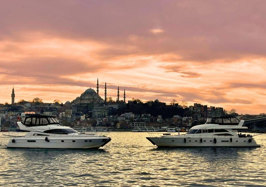 Istanbul: Small-Group Luxury Yacht Sunset Cruise w/ Snacks - Audio guide in 6 languages: how to use it without missing the best moments
