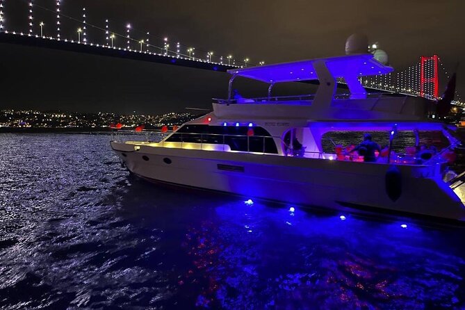 Istanbul: Small-Group Yacht Cruise with Snacks, Sunset or Daytime - Snacks, tea, and mini pizzas: the part that makes the cruise feel like a deal