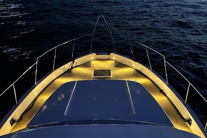 Istanbul: Small-Group Yacht Cruise with Snacks, Sunset or Daytime - European side highlights: Ortaköy, Bebek, bridges, and Rumeli Hisarı