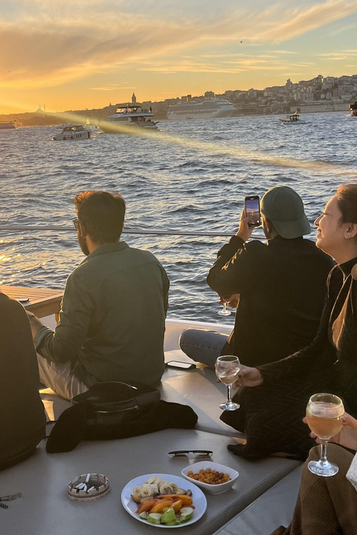 Istanbul: Small Group Yacht Tour with Unlimited Wine - Why a small-group yacht feels different on Istanbul’s Bosphorus