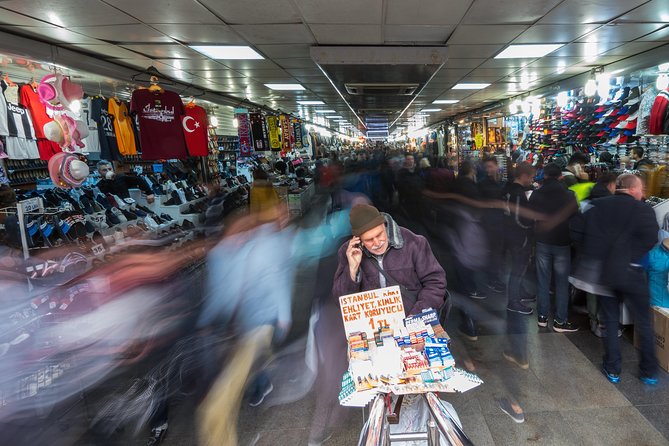 Istanbul Street Photo Tour - Stop 1: Karakoy Rihtim, fishermen and daily life at water level