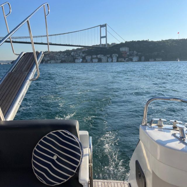 Istanbul: Sunset or Day Small-Group Yacht Cruise with Snacks - Finishing near Eminönü, the Galata Bridge area, and the Golden Horn views