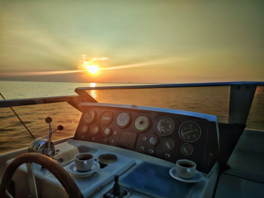Istanbul: Sunset Yacht Cruise on the Bosphorus with Transfer - Key moments to know before you go